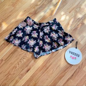 Floral shorts NWOT